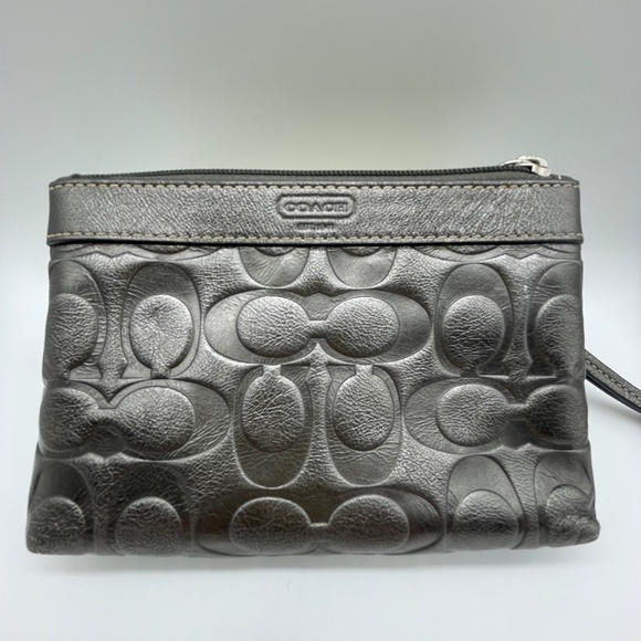 Coach Hampton Leather Shoulder Bag with Matching Zipper Pouch and Wallet - Picture 2 of 15